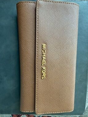 Michael Kors Tan Saffiano Leather Continental Wallet with Gold Logo